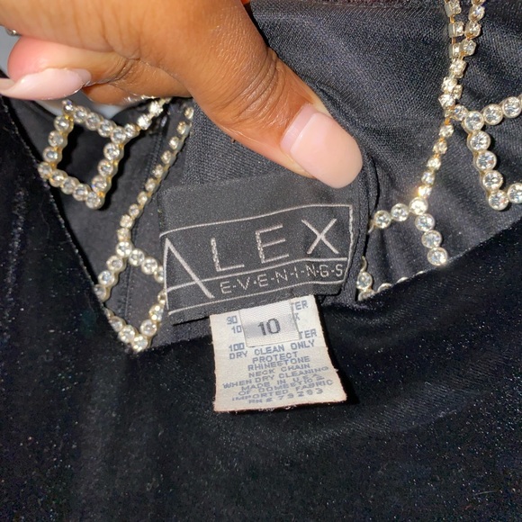 Vintage Black Velvet Dress - Picture 6 of 6